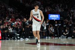 开云体育中国-包含开拓者队遭遇连败，球迷呼吁加强防守的词条