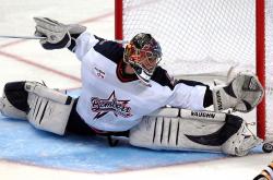 开云体育官网-跨界传奇，当加拿大冰球稳稳统治巴拉圭，苏亚雷斯在NBA季后赛接管比赛