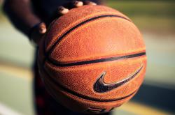 开云体育-当辽宁铁骑踏过休斯顿夜空，布克数据爆炸背后的篮球文明对话