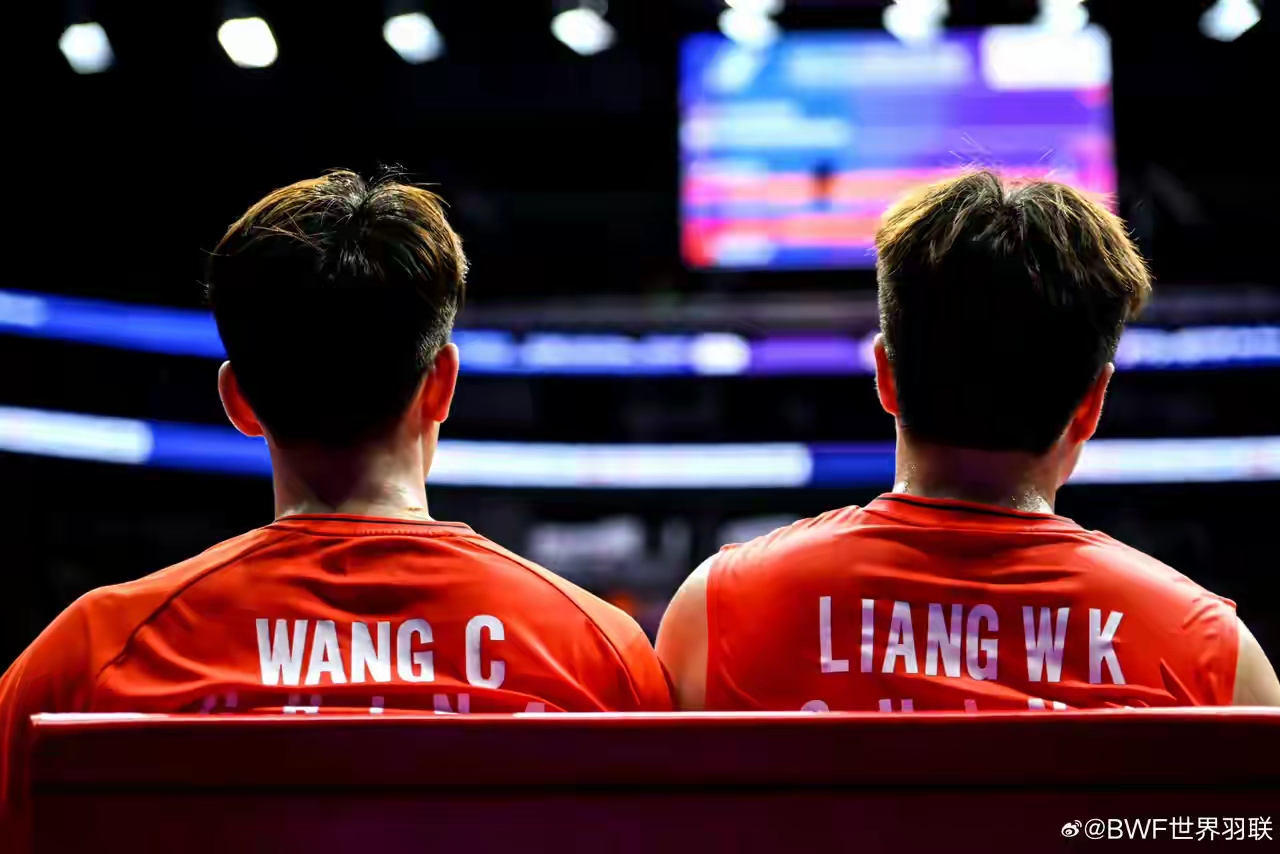 关于印度羽毛球队轻取英格兰羽毛球队，安赛龙制霸全场的信息