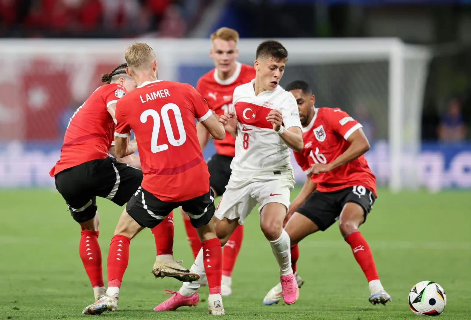 土耳其队在欧国联比赛中取得关键胜利，晋级下一轮的简单介绍