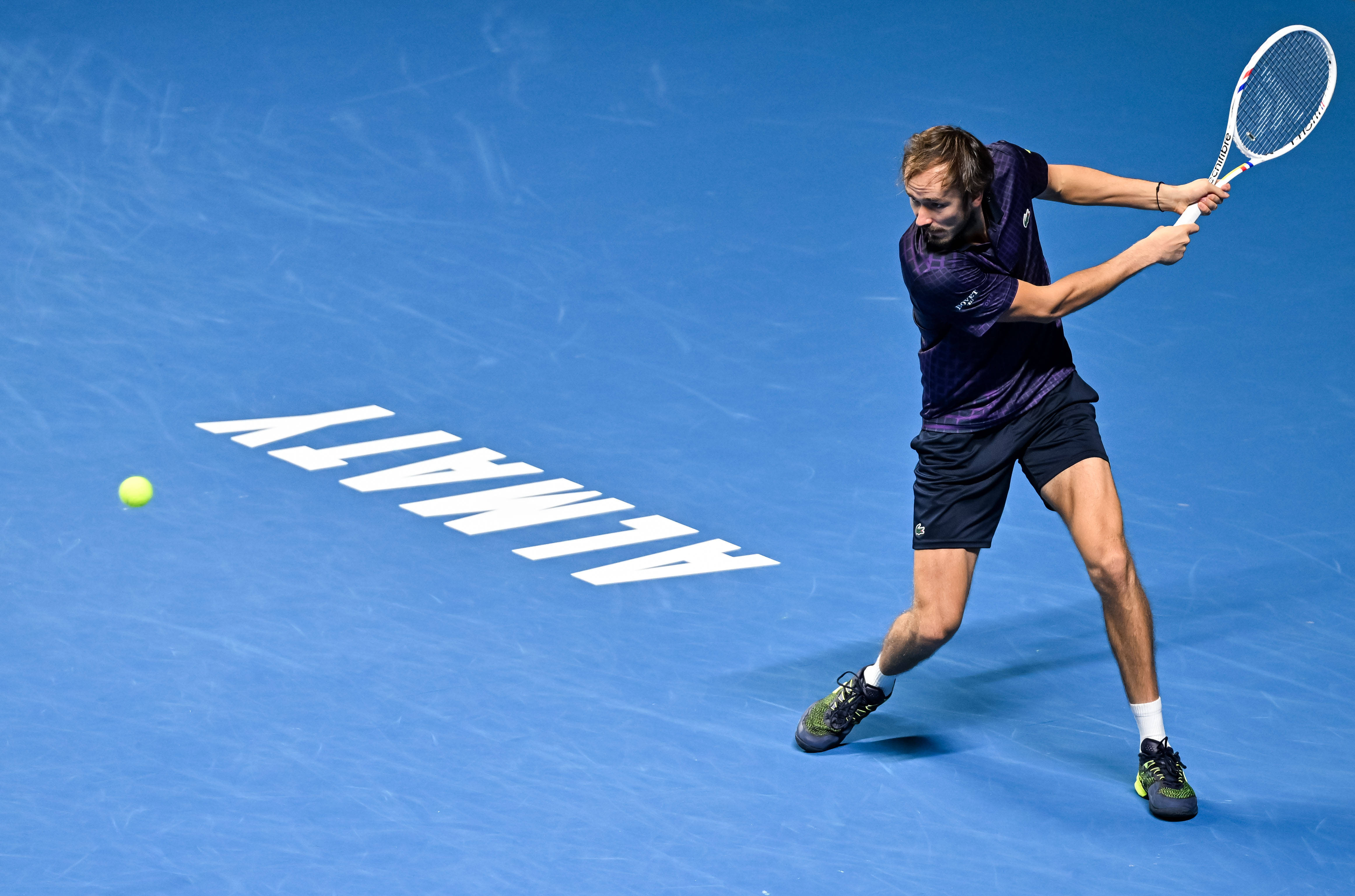 关于意大利网球队鏖战美国网球队,梅德韦杰夫制霸全场的信息 关于意大利网球队鏖战美国网球队,梅德韦杰夫制霸全场的信息