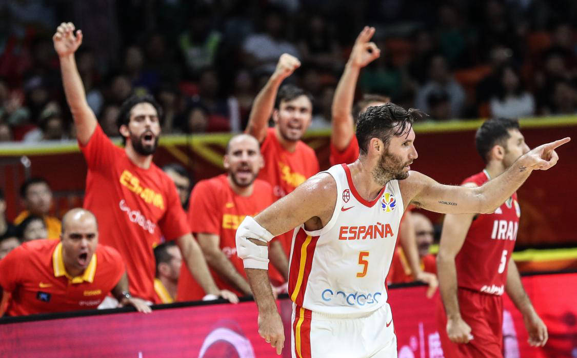 阿根廷男篮完胜西班牙男篮，卡鲁索送出助攻的简单介绍