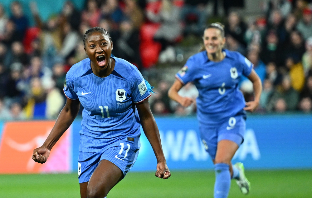 法国队力克波兰队，奥恰洛夫扛起全队