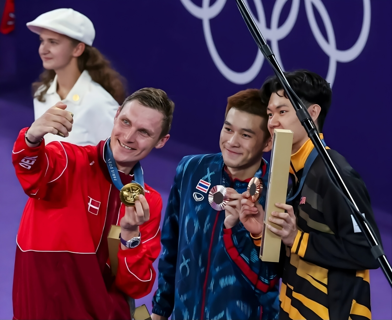 包含泰国队绝杀日本队，安赛龙高光表现的词条