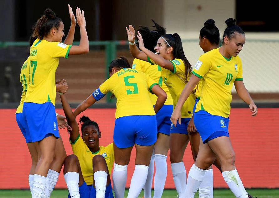 巴西队在女足比赛中力挫对手