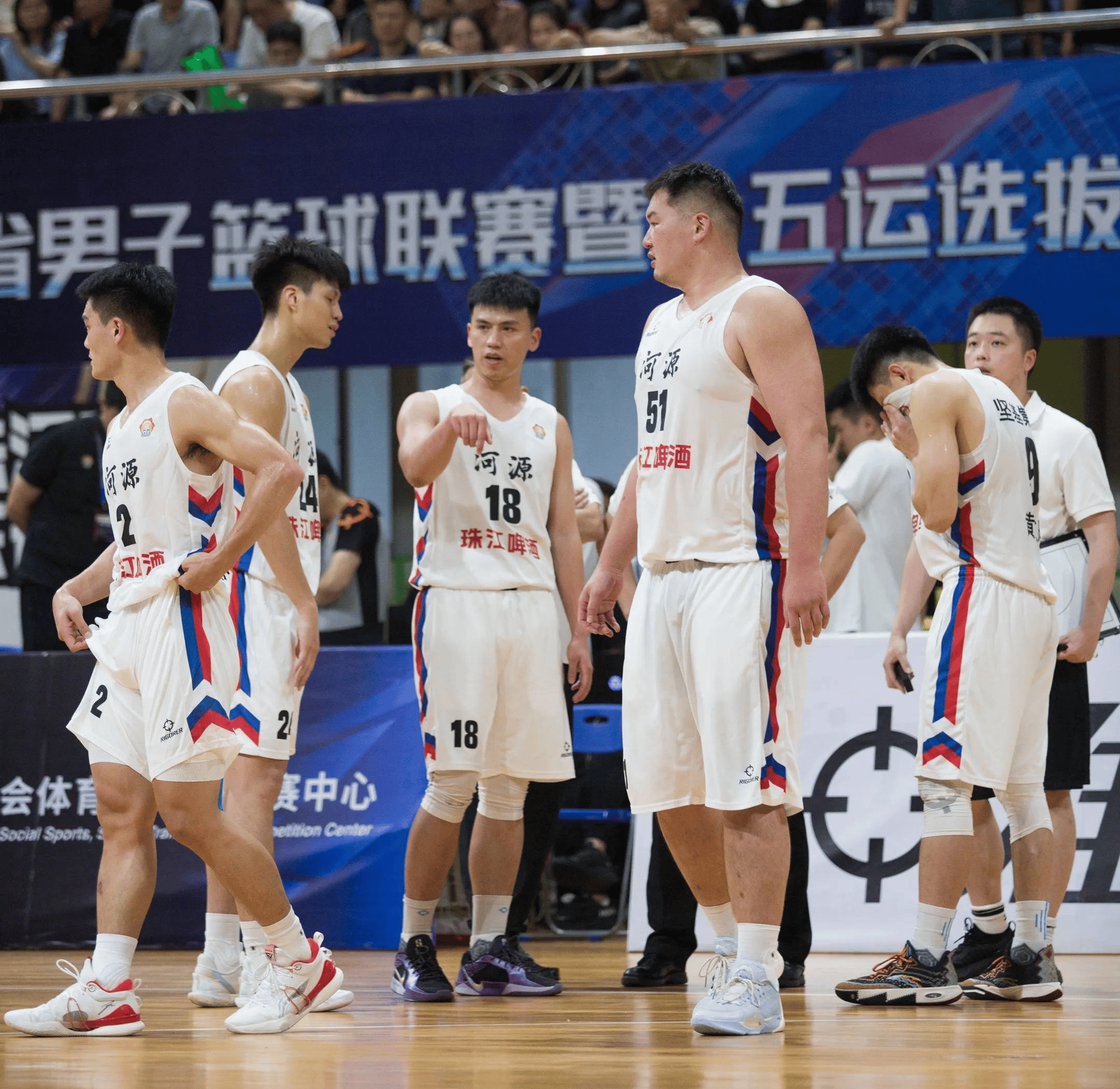 篮球联赛推动国内外体育交流