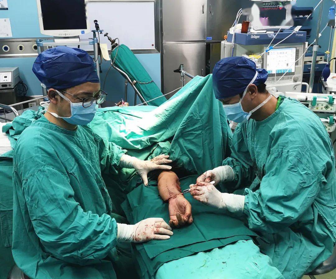 惊心动魄:比赛精彩纷呈令人目不转睛的简单介绍 惊心动魄:比赛精彩纷呈令人目不转睛的简单介绍