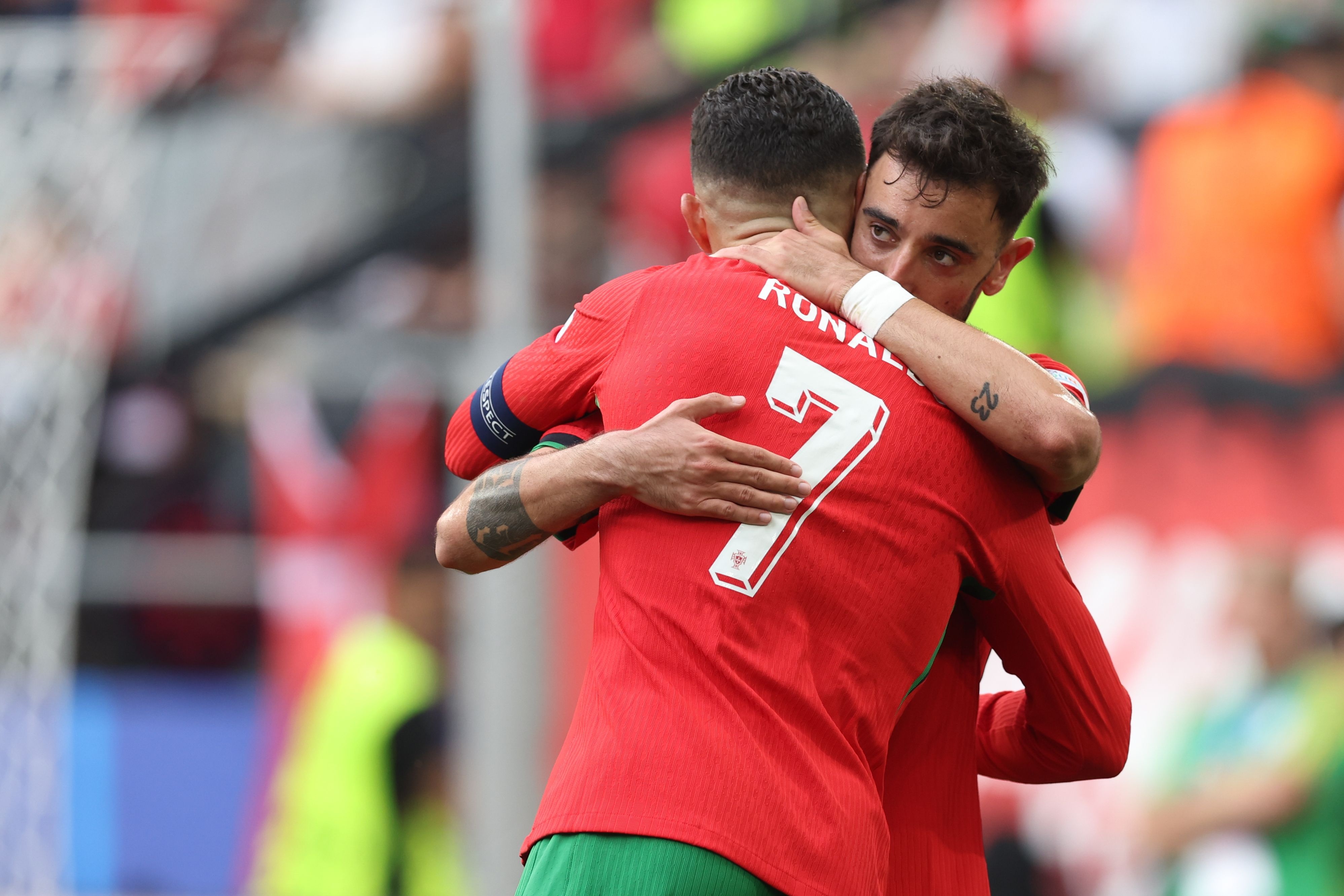 葡萄牙国家队客场大胜,实力不可小觑的简单介绍 葡萄牙国家队客场大胜,实力不可小觑的简单介绍