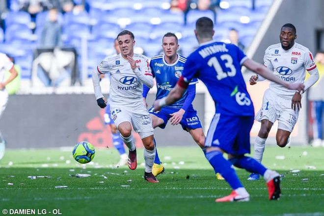 关于波兰队在比赛中势不可挡，成功晋级下一轮的信息