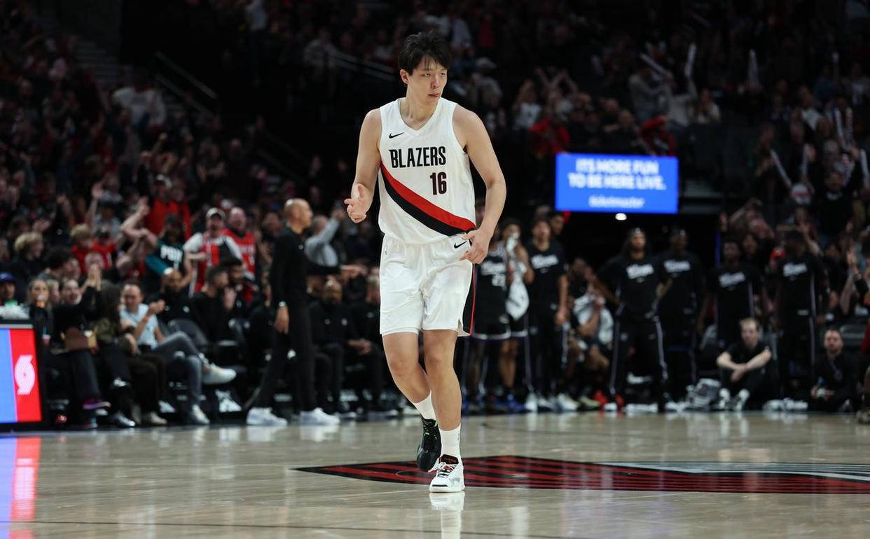 包含开拓者队遭遇连败，球迷呼吁加强防守的词条