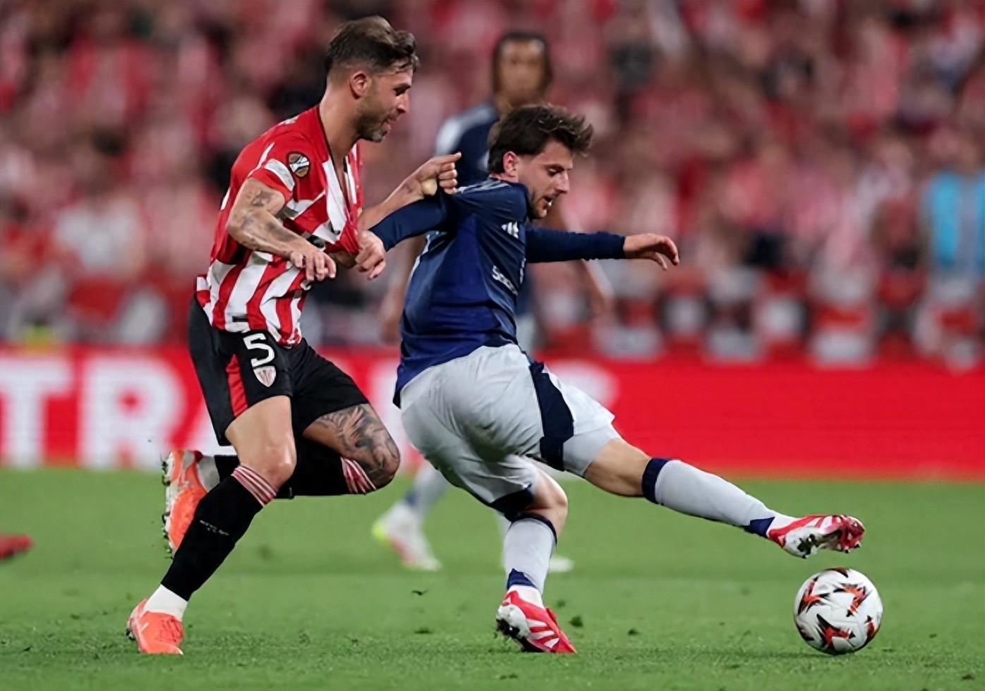 关于曼联遗憾落败，欧冠之路蒙上阴影的信息