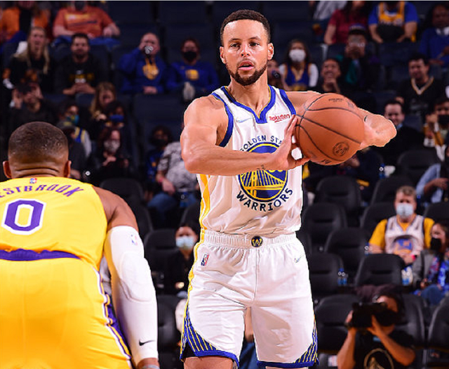 江苏队轻取广州队，库里刷新纪录的简单介绍