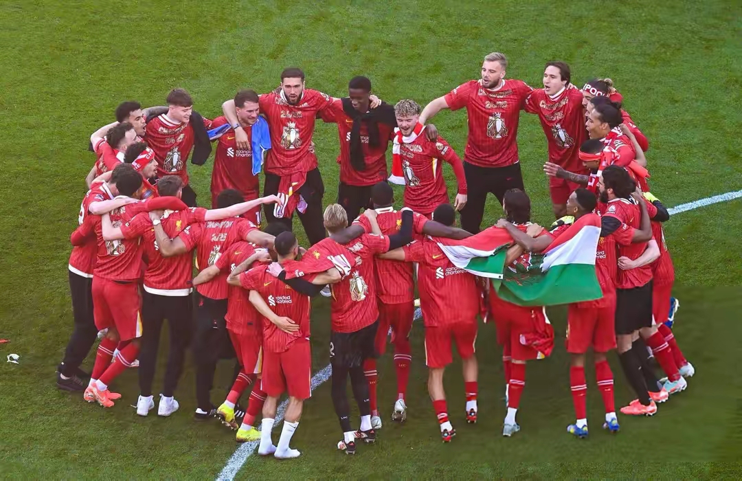 包含慕尼黑队员们在比赛中展现出色，奋勇争取胜利的词条