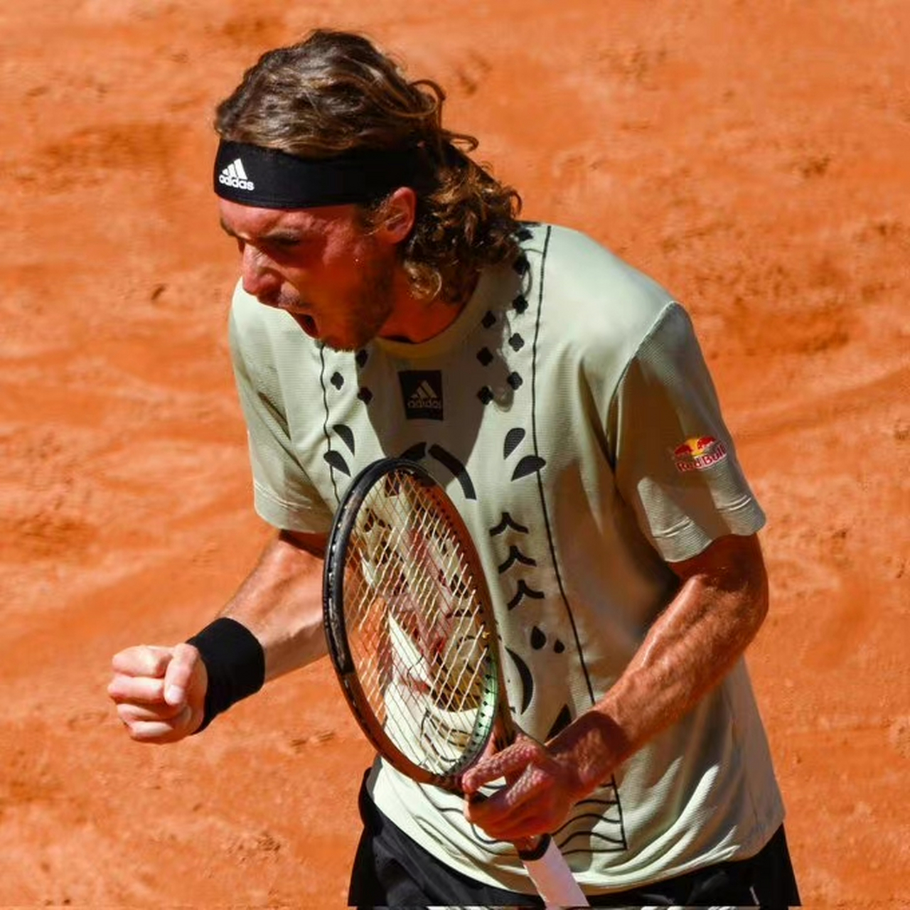 欧洲网球队翻盘法国网球队,兹维列夫制霸全场的简单介绍 欧洲网球队翻盘法国网球队,兹维列夫制霸全场的简单介绍