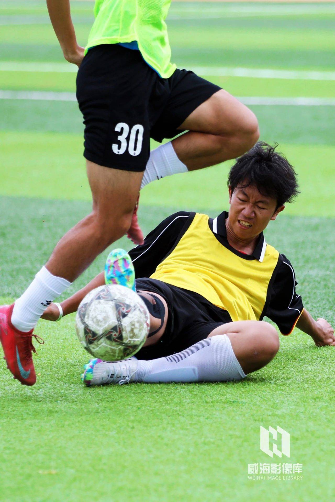 火爆足球场:壮观比赛背后的故事让人动容的简单介绍 火爆足球场:壮观比赛背后的故事让人动容的简单介绍